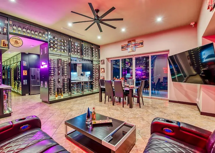 Secretjaco - Luxury Beach Front Penthouse With Pool & Jacuzzi